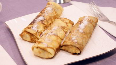 Блинчики с творогом и изюмом