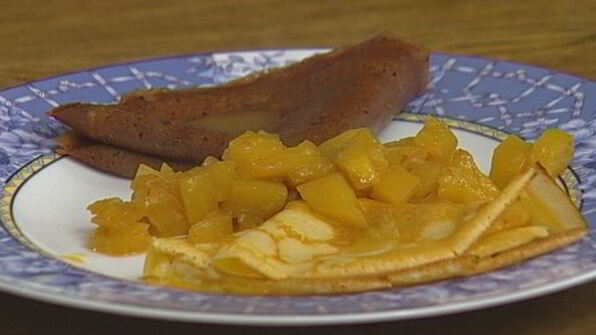 блины с ананасовым соусом