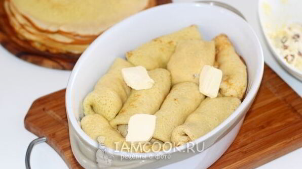 блины с творогом в сметанно-маковой заливке