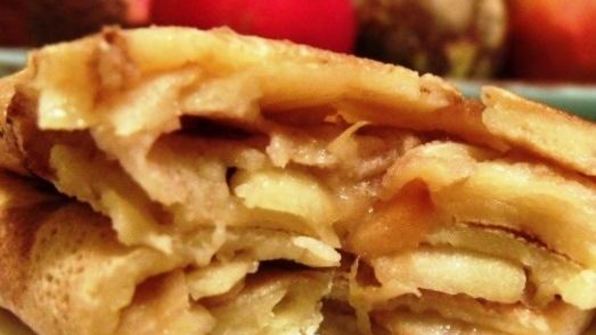 блины с яблоками