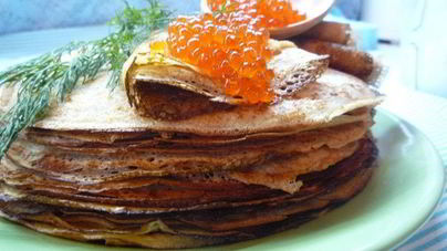 Ржаные блины на простокваше с красной икрой