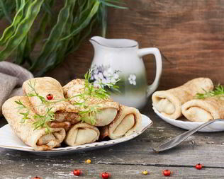 Сытные блинчики с грибами и ветчиной