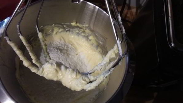 апельсиновые круассаны с марципановой начинкой