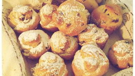 Ароматные булочки с изюмом