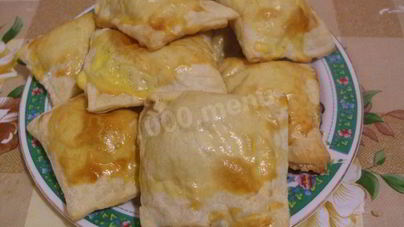 Булочки из слоеного дрожжевого теста с сахаром