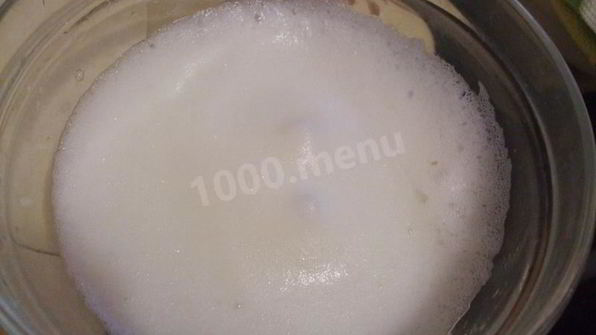 булочки из слоеного дрожжевого теста с сахаром