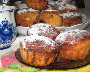 Булочки с изюмом Аппетитные