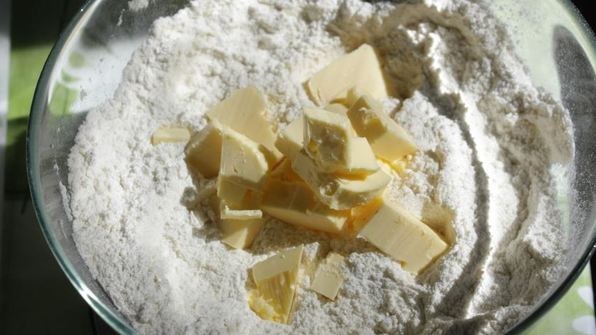 булочки с клубникой