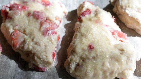 булочки с клубникой