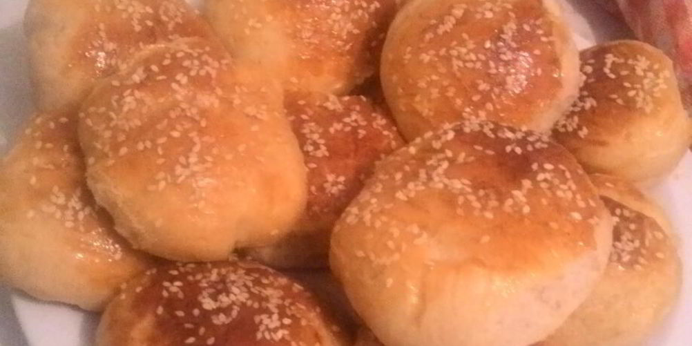 Рецепт булочки с колбасным сыром