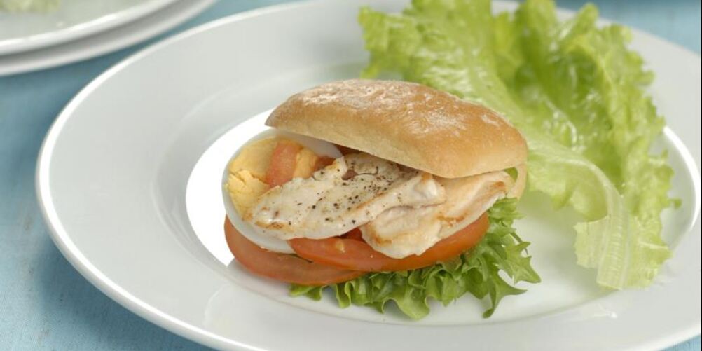 Рецепт булочки с куриной и рыбной начинкой