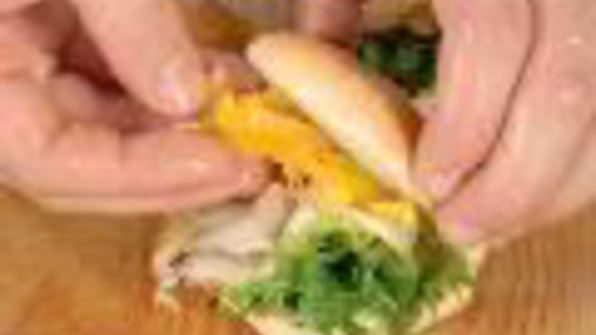 булочки с куриной и рыбной начинкой