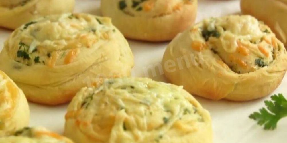 Рецепт булочки с сыром и чесноком