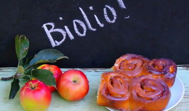 Булочки с яблочной начинкой