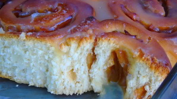 булочки с яблочной начинкой