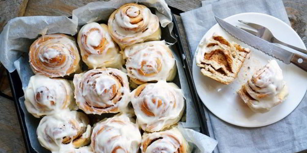 Рецепт булочки синнабон в сырной глазури