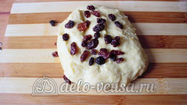 дрожжевые булочки с изюмом