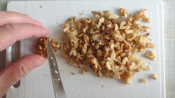 дрожжевые булочки с корицей и сухофруктами на кефире