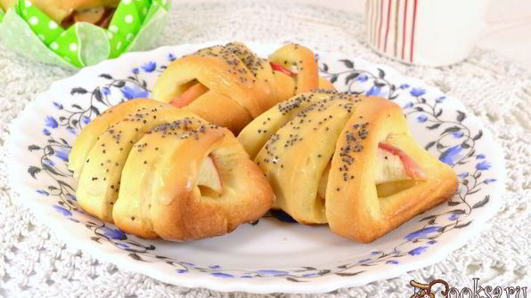 дрожжевые булочки с яблоками