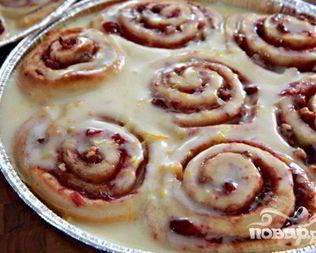 Клюквенные булочки с апельсиновой глазурью