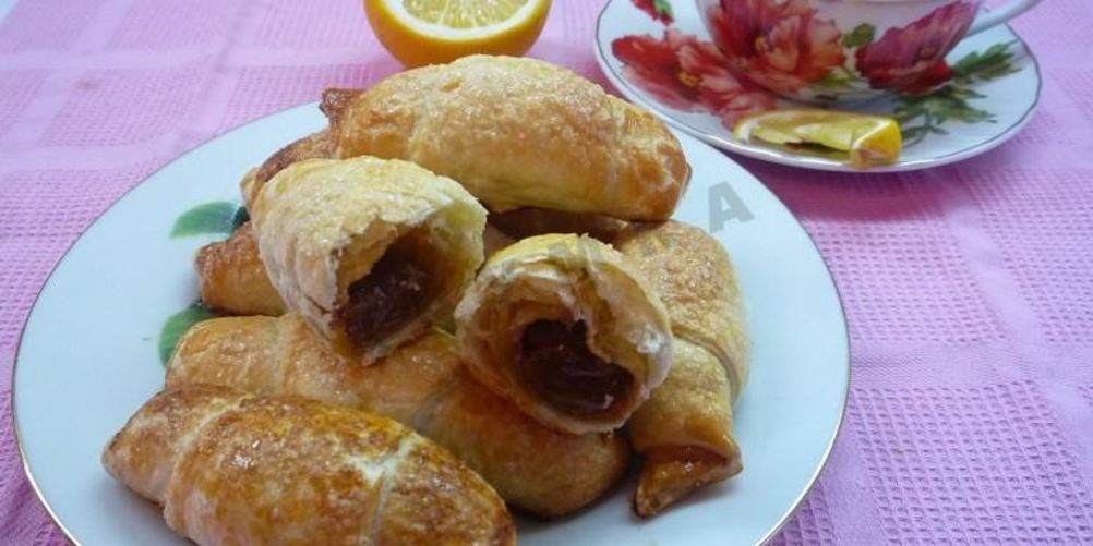 Рецепт круассаны из слоеного теста со сгущенкой