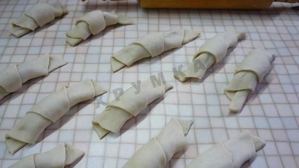 круассаны из слоеного теста со сгущенкой