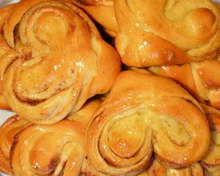 Медовые плюшки с корицей и сахаром