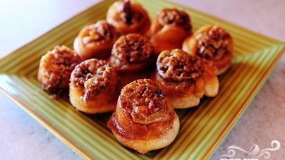 Мини-булочки с орехами