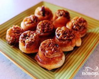 Мини-булочки с орехами