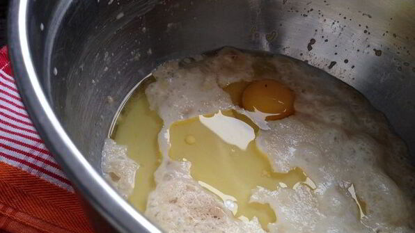 сдобные булочки с изюмом