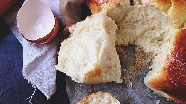 сдобные булочки с изюмом