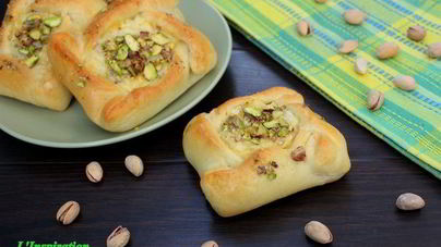 Сырные булочки с фисташками