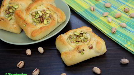 Сырные булочки с фисташками