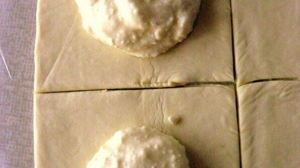 ватрушки из слоеного дрожжевого теста