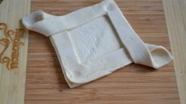 ватрушки из слоеного теста с творогом