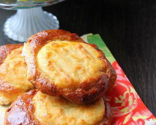 Ватрушки с творогом на ореховом тесте