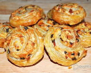 Закусочные булочки с беконом и сыром