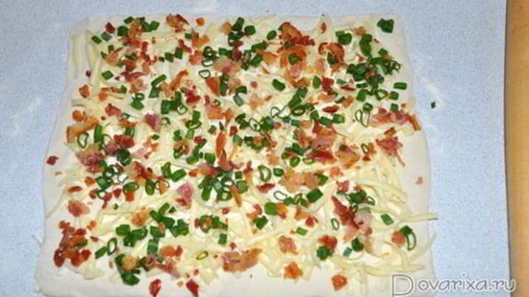 закусочные булочки с беконом и сыром