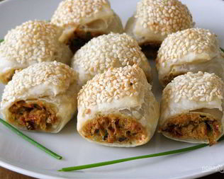 Закусочные булочки с курицей и чечевицей