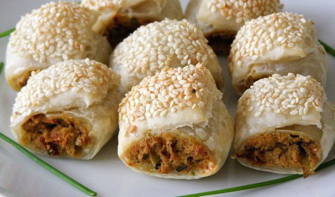 Закусочные булочки с курицей и чечевицей