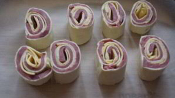 запеченные булочки с ветчиной и сыром