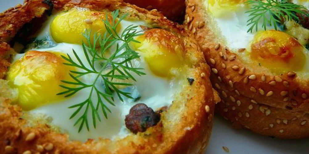 Рецепт завтрак в булочке