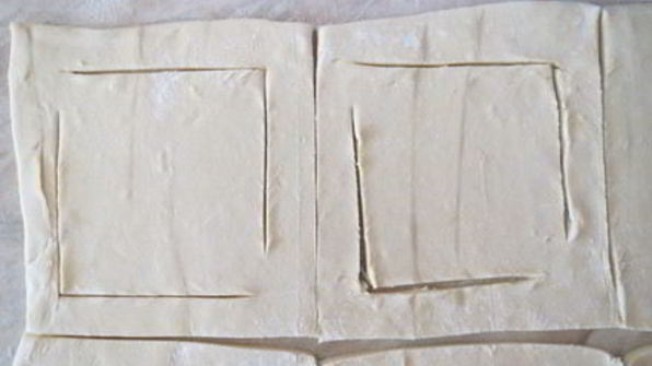 быстрые слойки с рикоттой и персиками