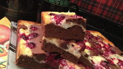 Брауни-чизкейк с вишней