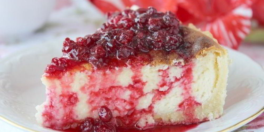 Рецепт чизкейк с брусничным соусом