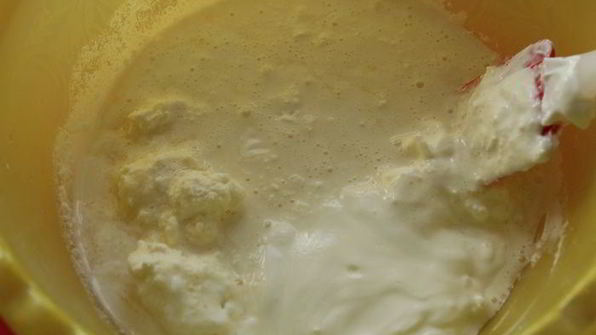 чизкейк с брусничным соусом