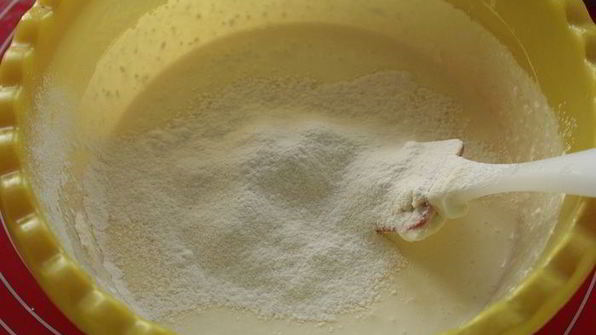 чизкейк с брусничным соусом