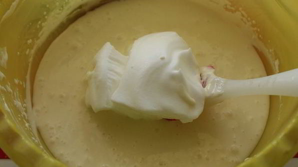 чизкейк с брусничным соусом