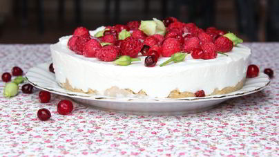 Чизкейк с летними ягодами