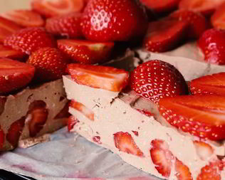 Диетический шоколадный чизкейк с клубникой